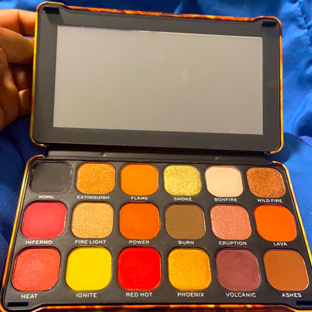 Makeup revolution forever flawless fire